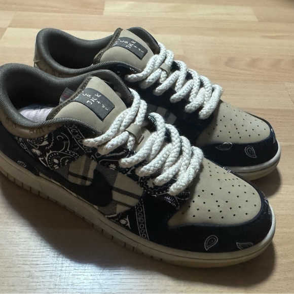 Nike Dunk Low Premium QS SB x Travis Scott Cactus Jack - Picture 1 of 7